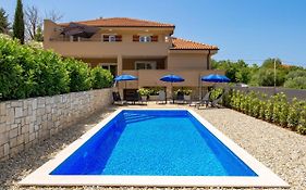 Villa Matea - Mlk150 By Interhome